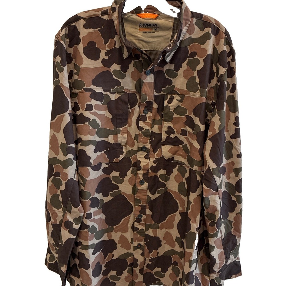 MAGELLAN~ Men's M Camouflage Hunting Woven Polyester Long Sleeve Button Up.